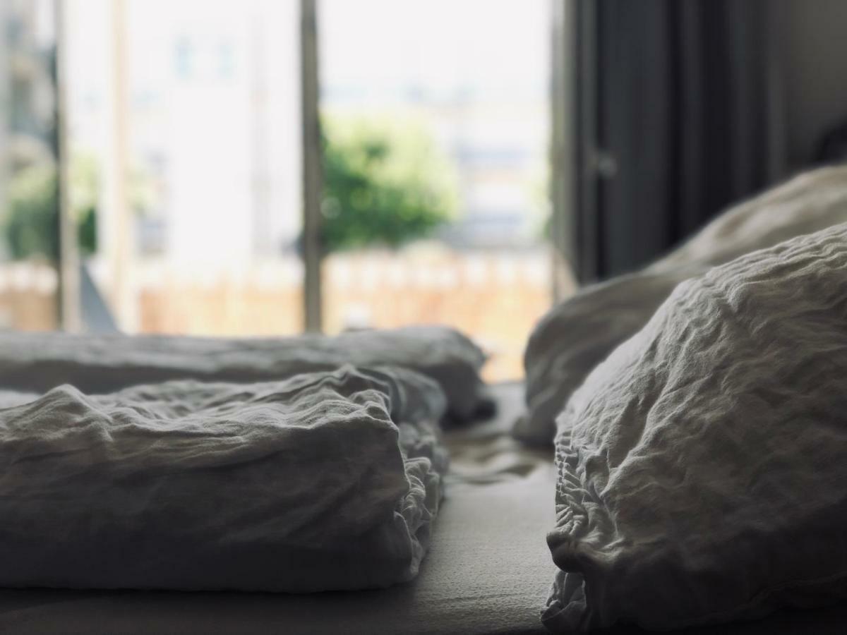 Parkplatz Und Balkon - Burberg'S Heimathafen In Wiesbaden Eksteriør billede
