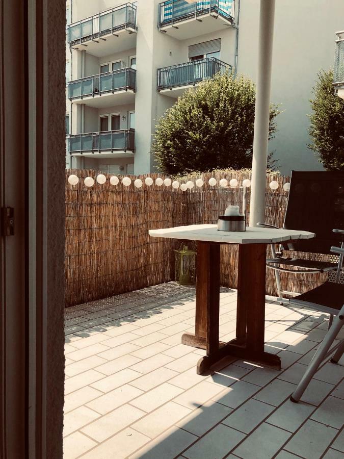 Parkplatz Und Balkon - Burberg'S Heimathafen In Wiesbaden Eksteriør billede