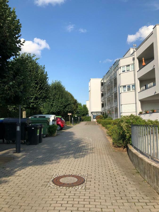 Parkplatz Und Balkon - Burberg'S Heimathafen In Wiesbaden Eksteriør billede