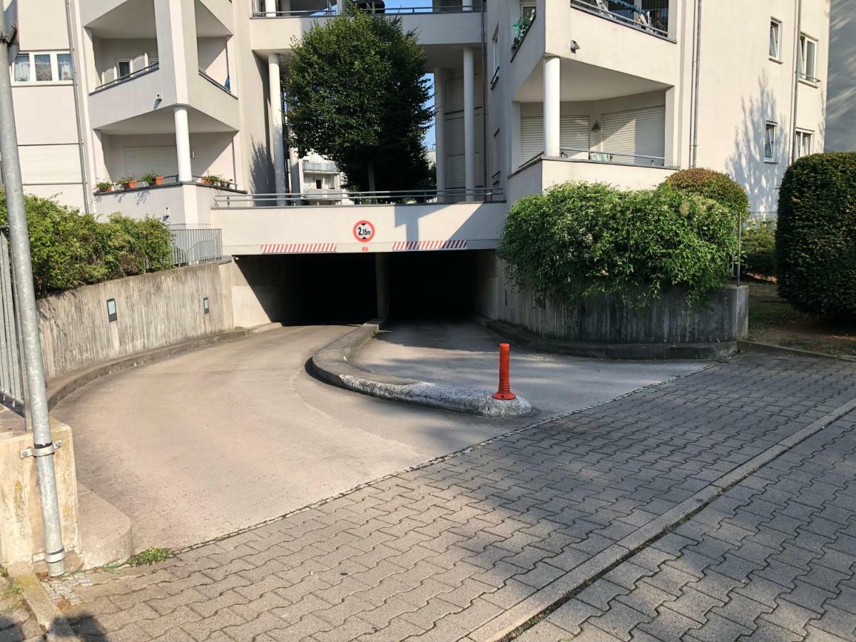 Parkplatz Und Balkon - Burberg'S Heimathafen In Wiesbaden Eksteriør billede
